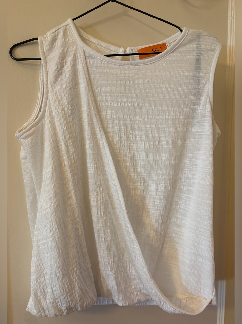 One A White Textured Draped Sleeveless Tank Top